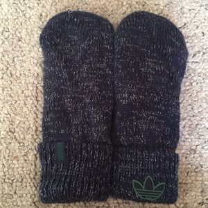 Notre Dame Mittens